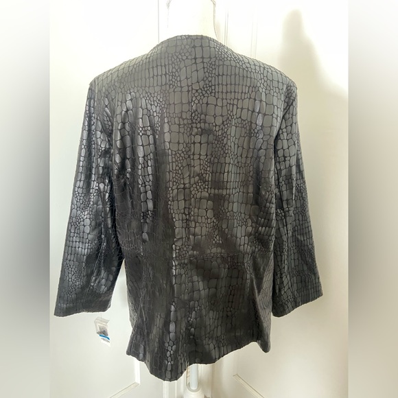 Zipper Jacker - Picture 2 of 6